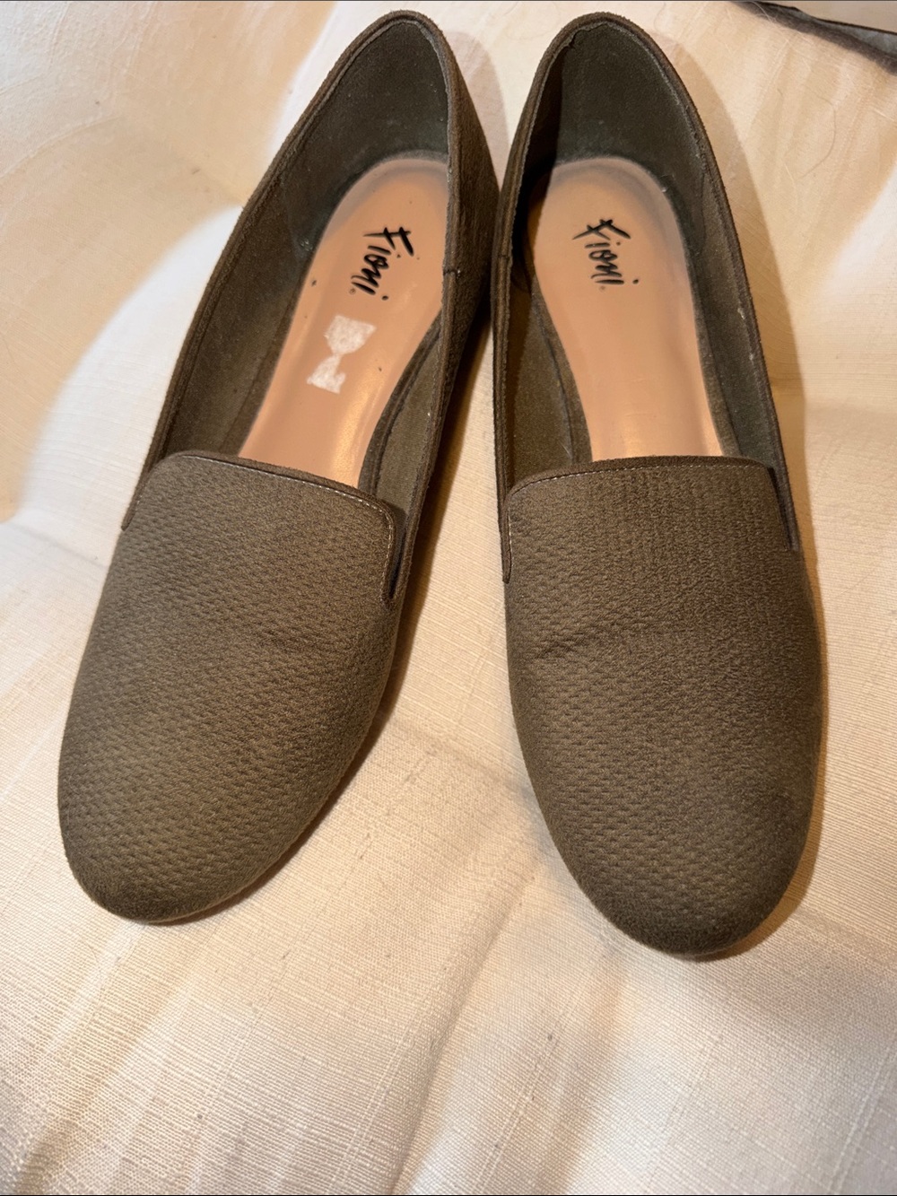 Fioni Women's Olive Green Slip On Flats Loafers Size 8